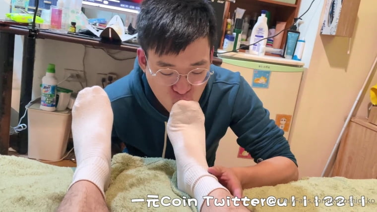 Yiyuan was fucked by a huge penis with smelly feet and no umbrella - Wanke Video