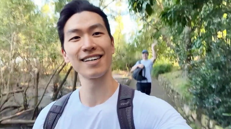 Asian guy goes on vacation with his huge boyfriend - Wanke Video